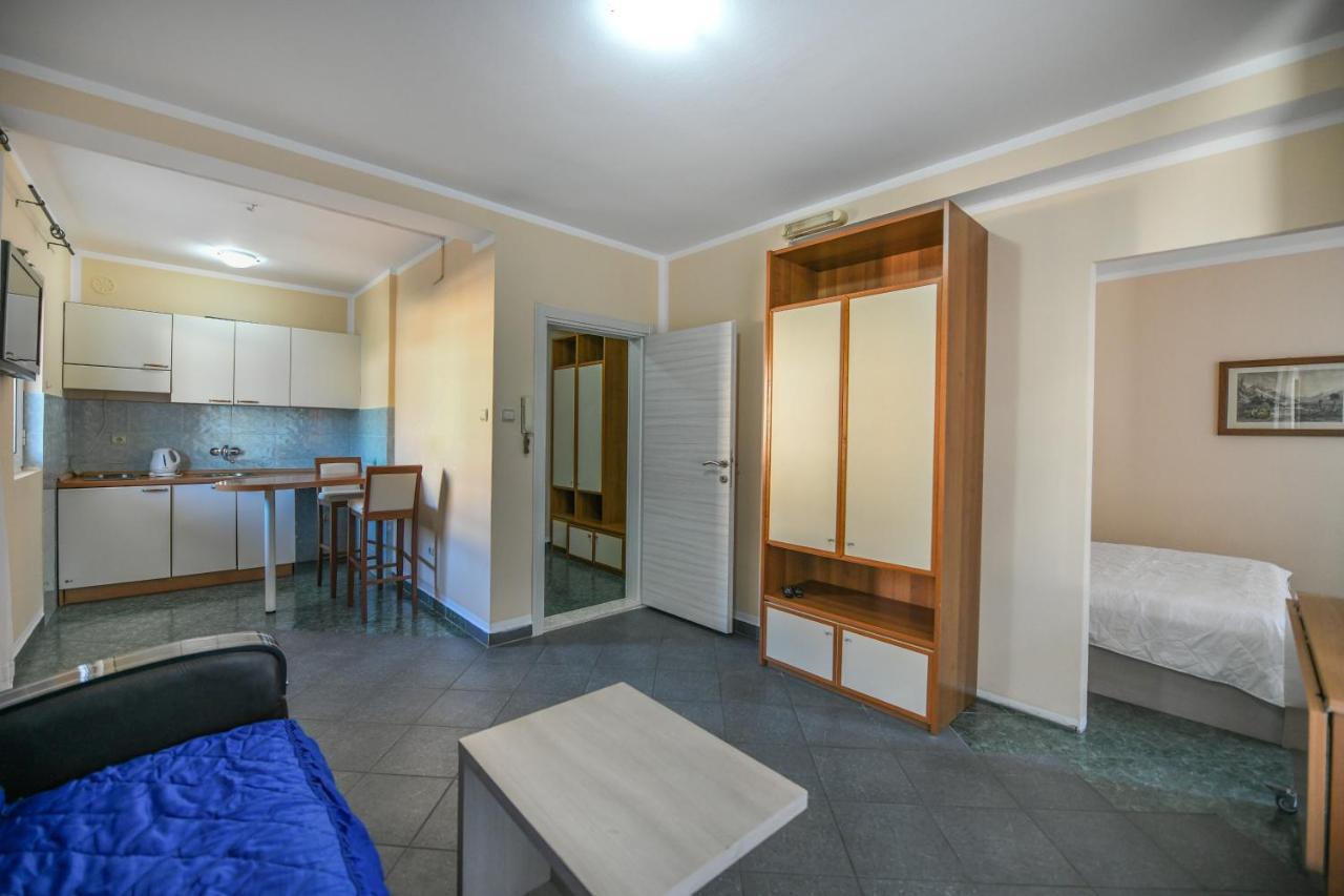 Jolly Apartments Budva Bagian luar foto
